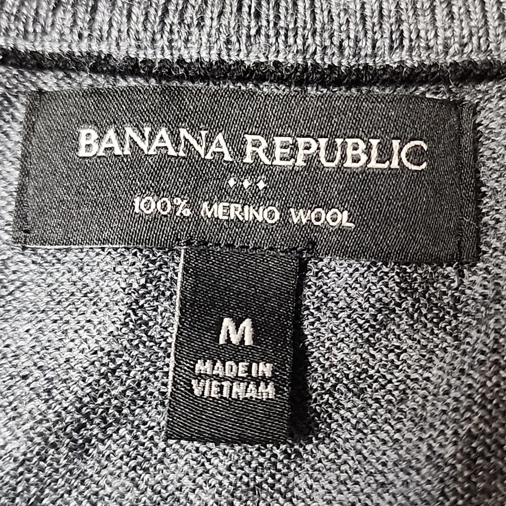 BANANA REPUBLIC | Men's 100% Merino Wool Heather Gray V-Neck Neutral Sweater | M